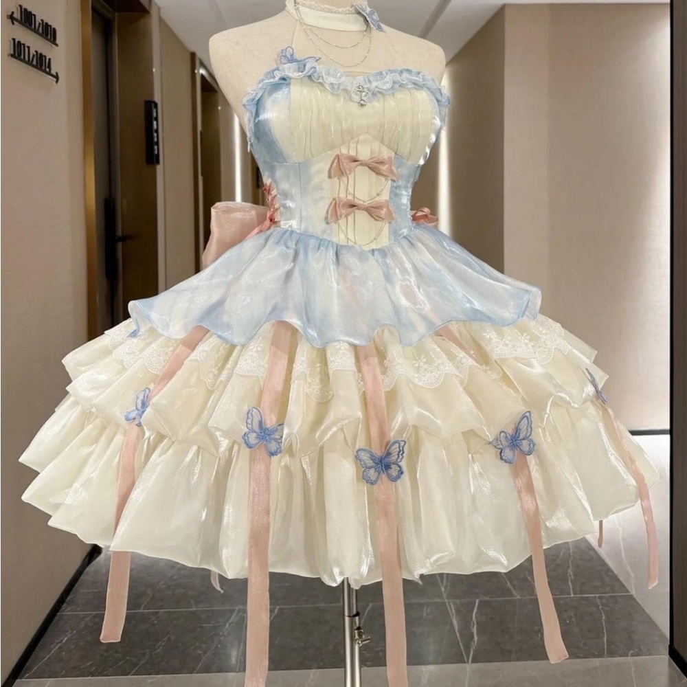 New bought for a concert I didn’t get to attend looks just like the picture